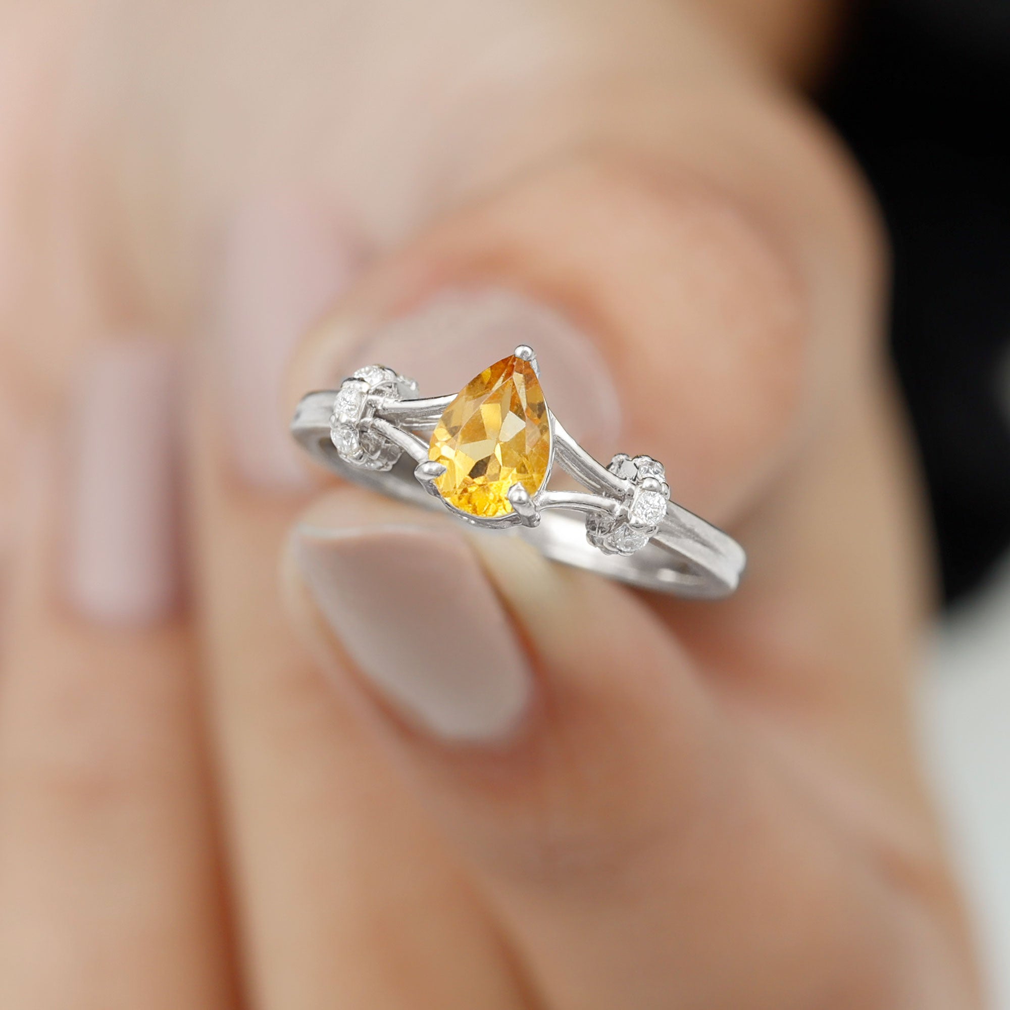 Pear Shape Citrine and Diamond Solitaire Ring in Split Shank Citrine - ( AAA ) - Quality - Rosec Jewels